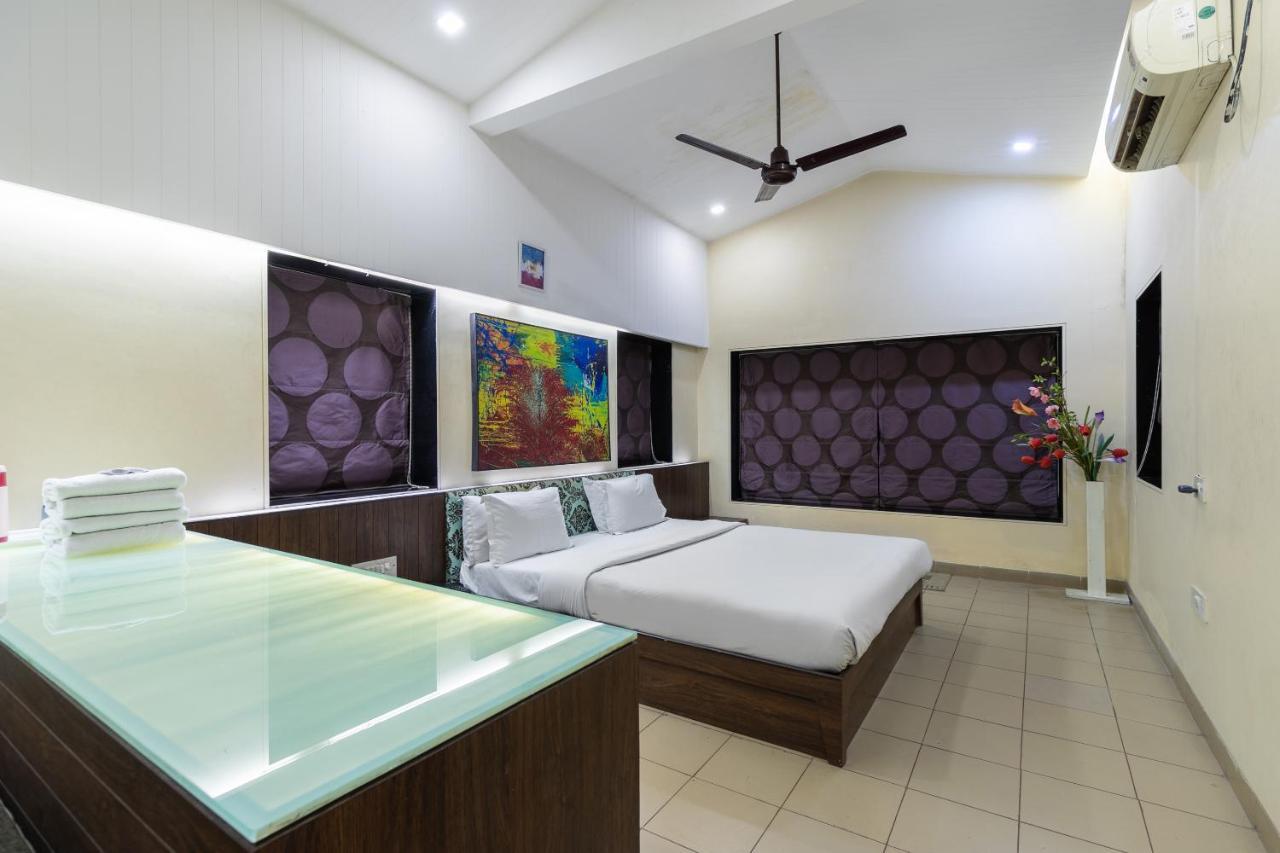 Capital O 47539Capital O Umbergaon Club Hotel Umargam Exterior photo