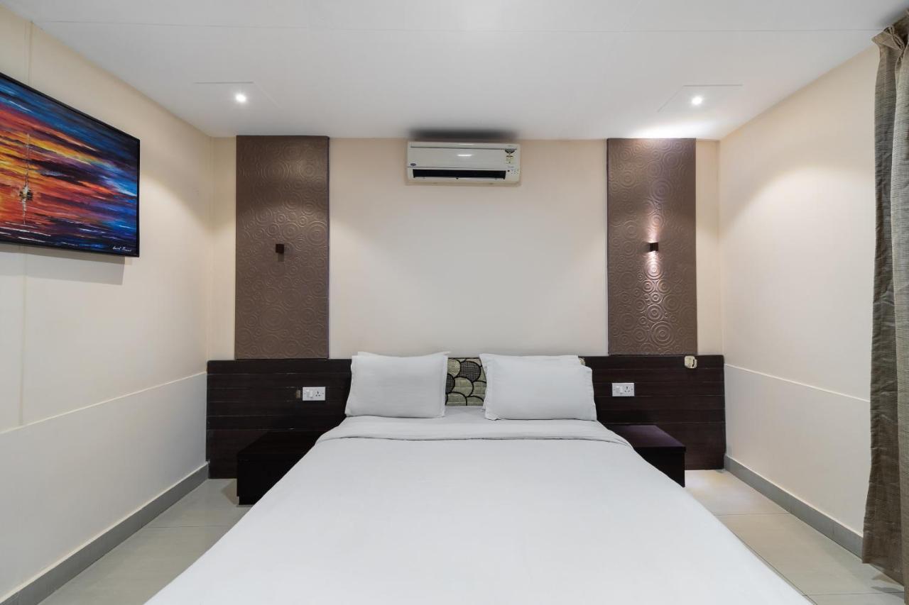 Capital O 47539Capital O Umbergaon Club Hotel Umargam Exterior photo